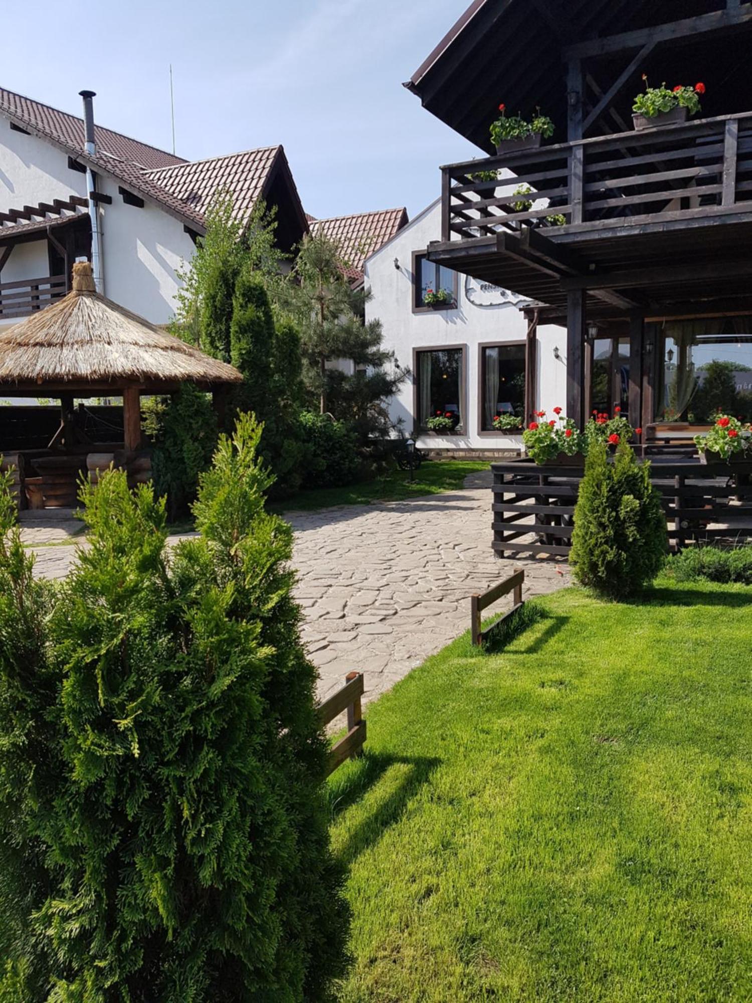 Pension Casa Drumetului เปียตราเนียมซ์ ภายนอก รูปภาพ