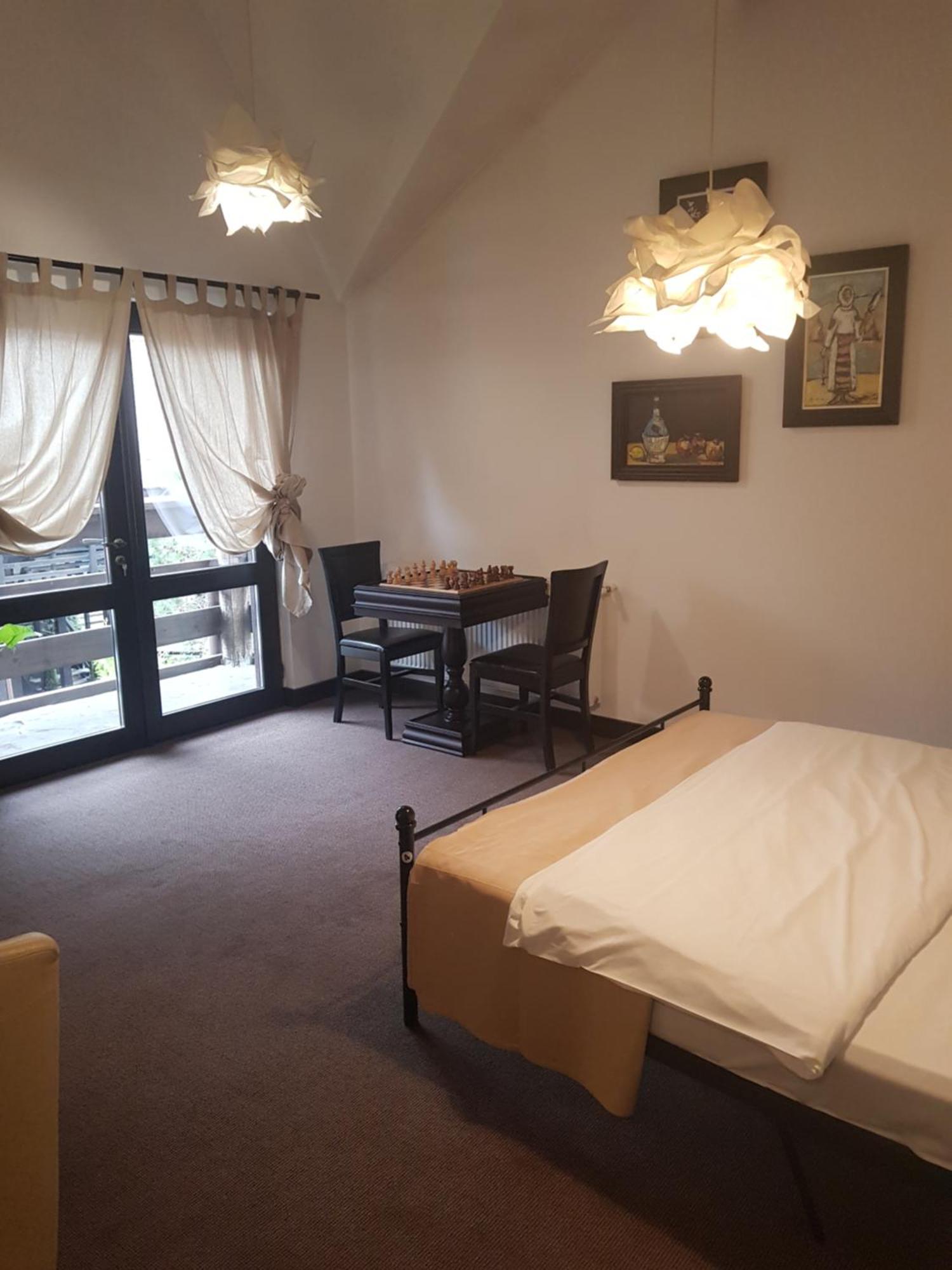 Pension Casa Drumetului เปียตราเนียมซ์ ภายนอก รูปภาพ