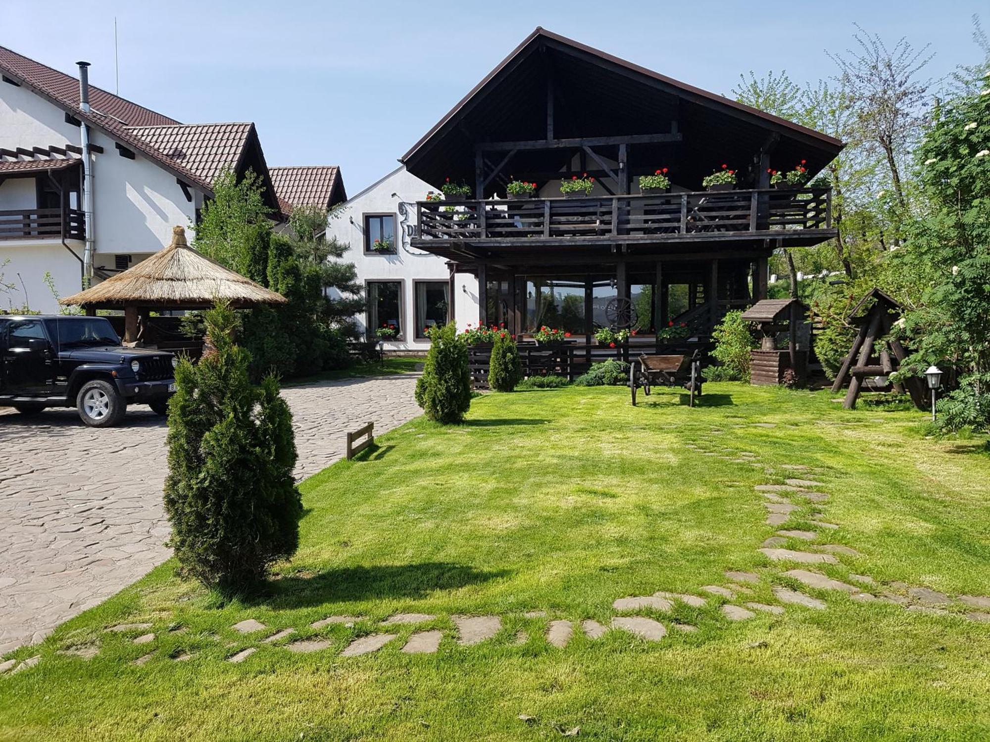 Pension Casa Drumetului เปียตราเนียมซ์ ภายนอก รูปภาพ