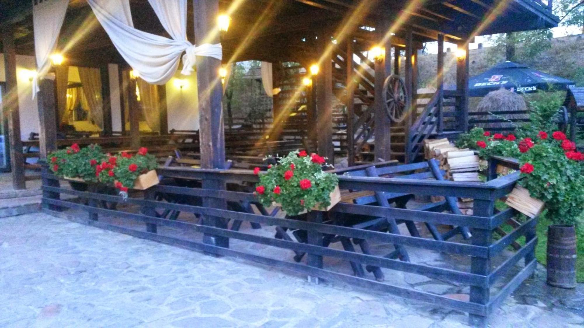 Pension Casa Drumetului เปียตราเนียมซ์ ภายนอก รูปภาพ