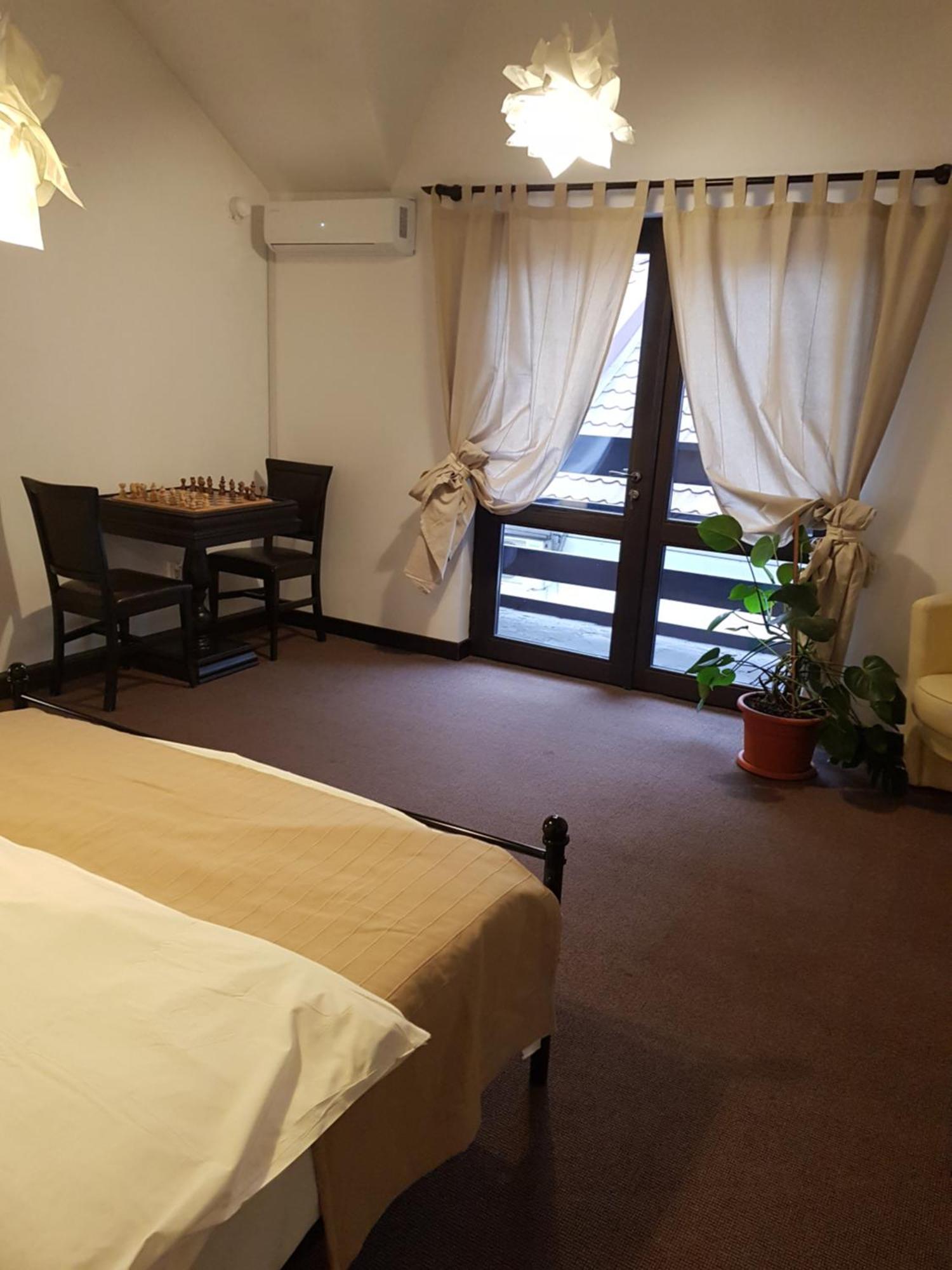Pension Casa Drumetului เปียตราเนียมซ์ ภายนอก รูปภาพ