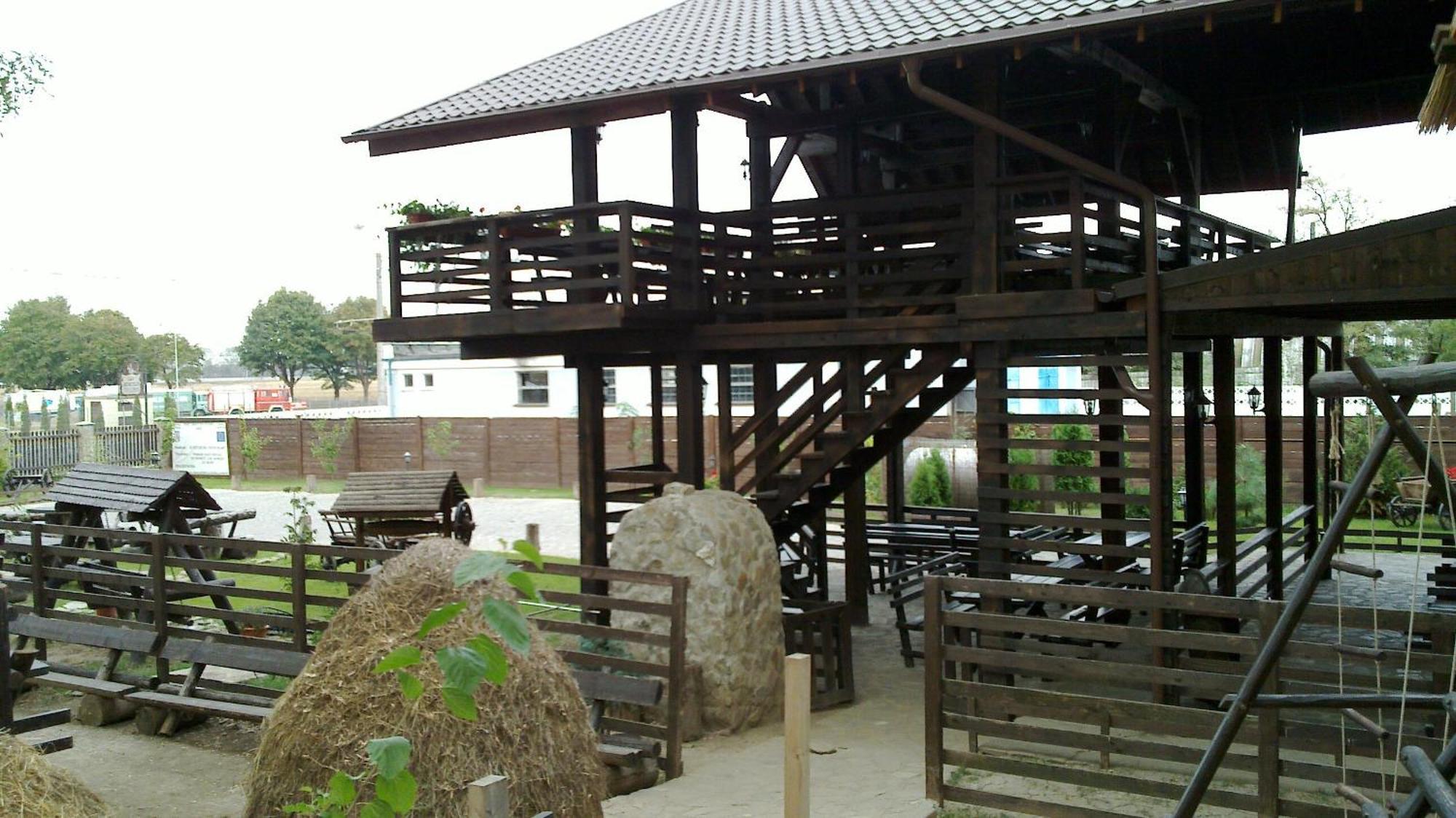 Pension Casa Drumetului เปียตราเนียมซ์ ภายนอก รูปภาพ