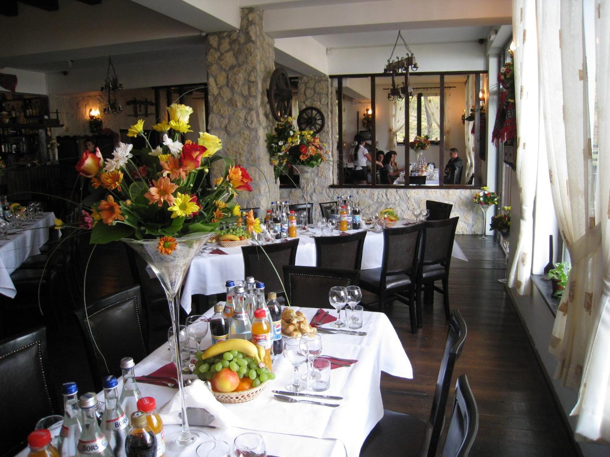 Pension Casa Drumetului เปียตราเนียมซ์ ภายนอก รูปภาพ