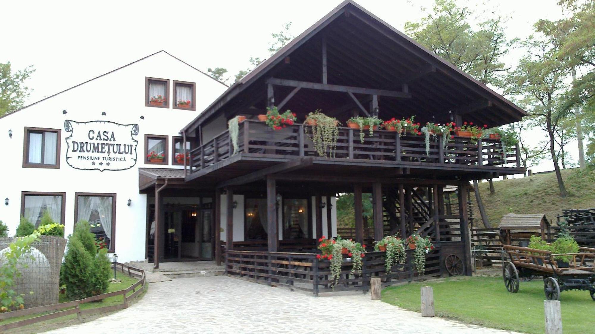Pension Casa Drumetului เปียตราเนียมซ์ ภายนอก รูปภาพ